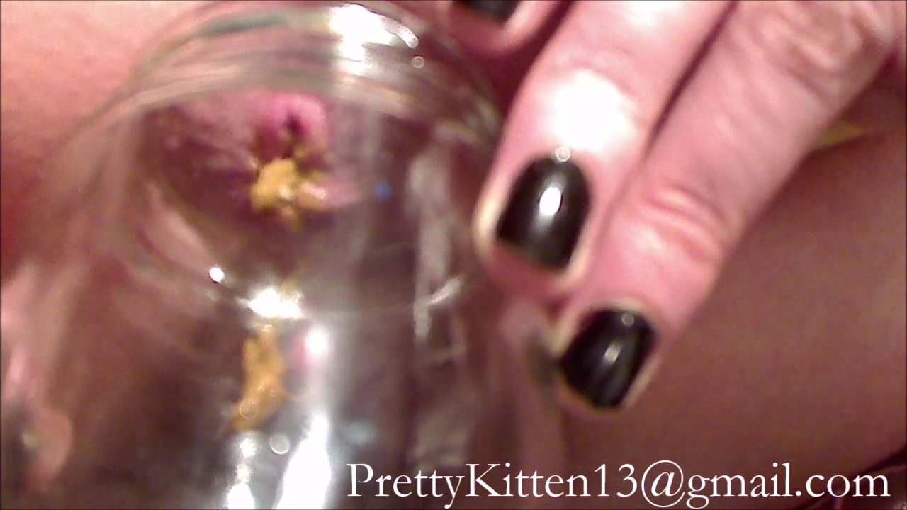 PrettyKitten scat